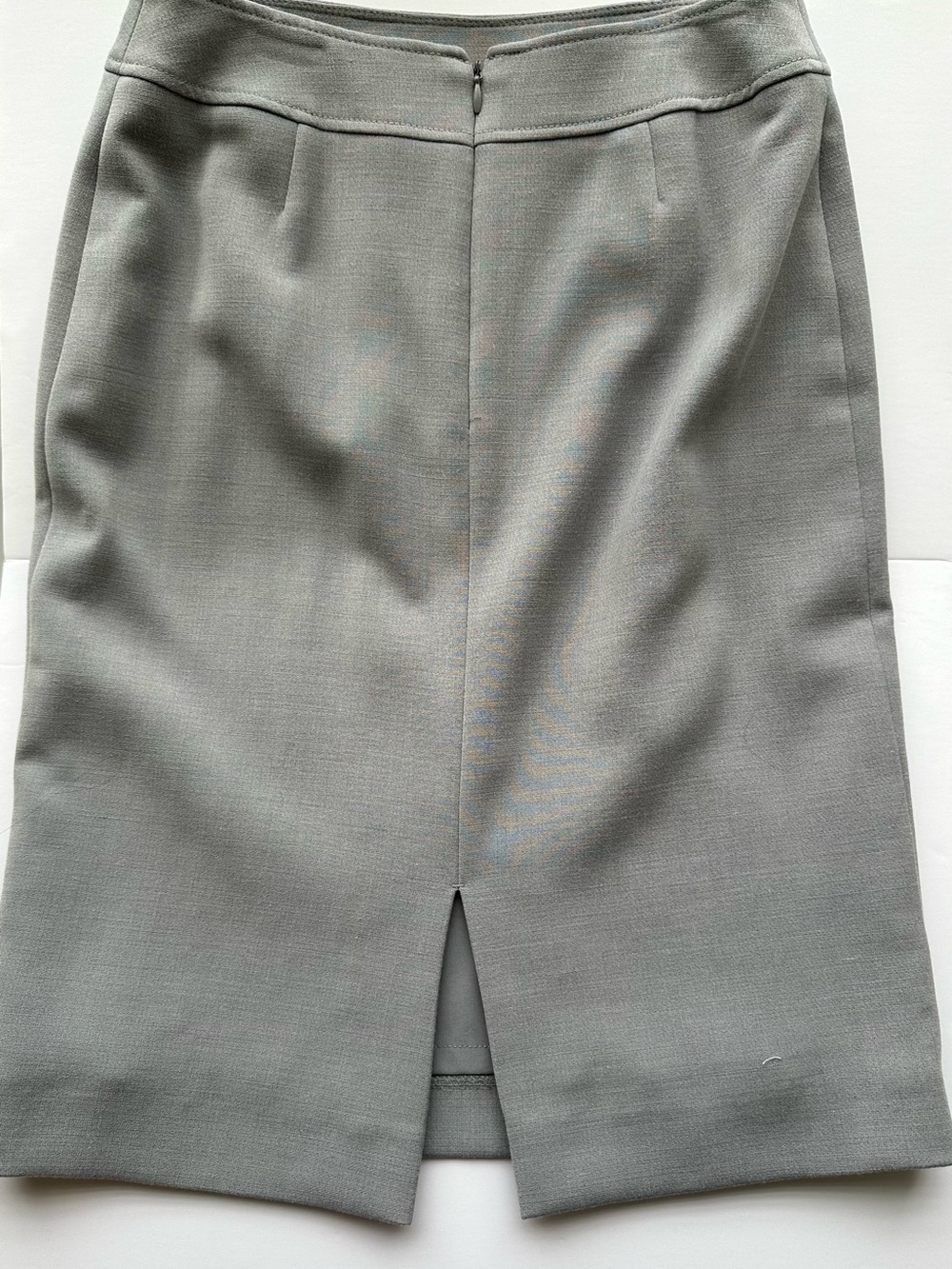 Tahari Light Gray Tailored Women's Skirt Suit - Picture 8 of 8